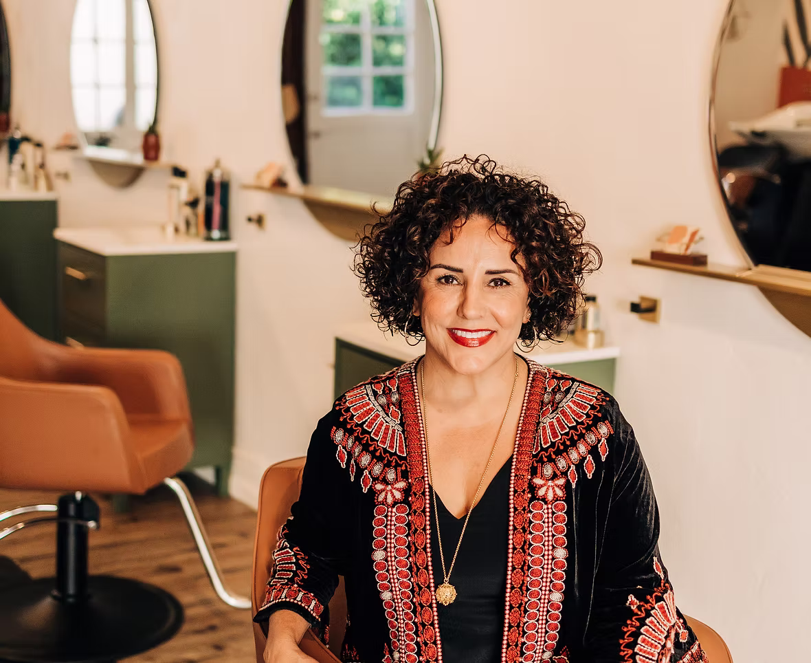 Shakufeh Sharif, curl specialist